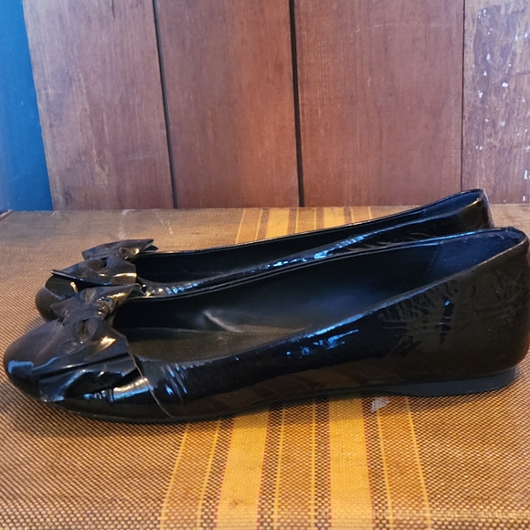 J.Crew black patent leather flats with bow - Picture 3 of 8